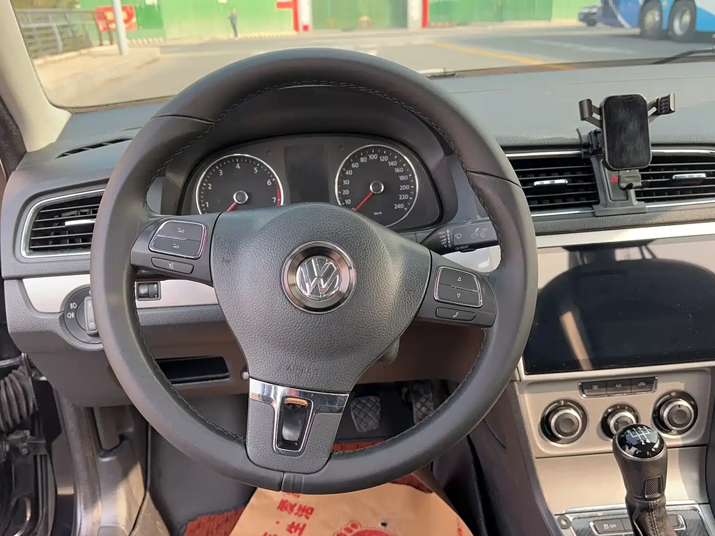 Volkswagen Lavida 2013 1.6L Manual Comfort Edition фото 14