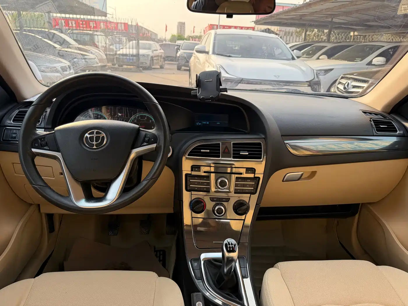 Фото 8 - Zhonghua V5