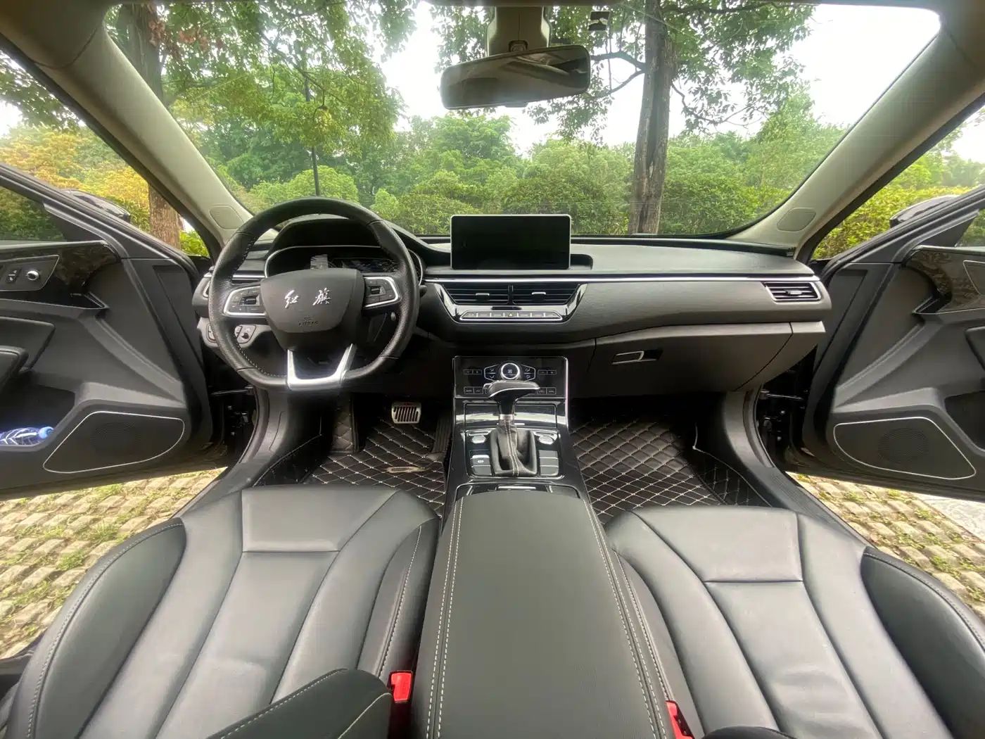 Фото 5 - Hongqi H5