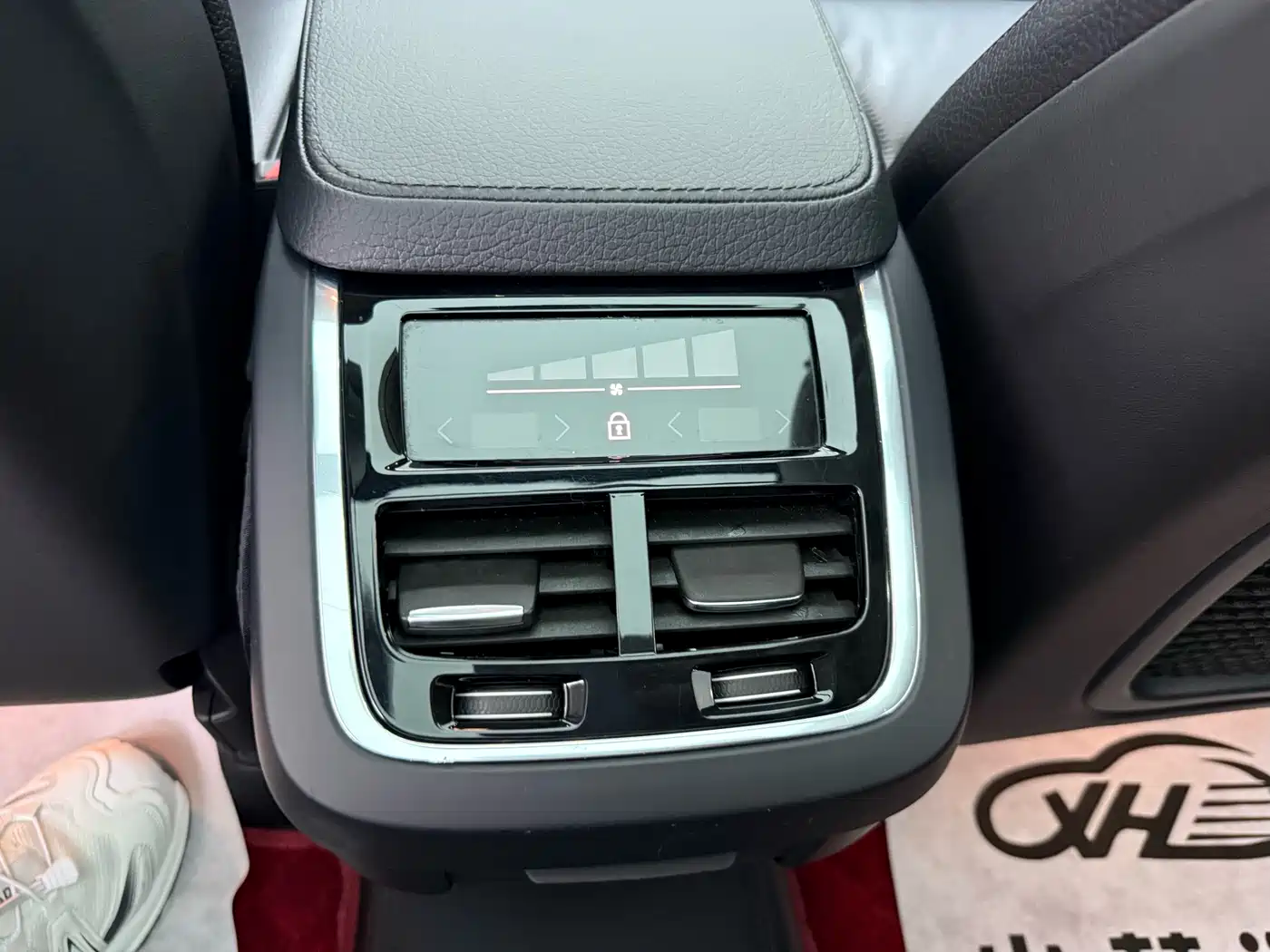 Фото 20 - Volvo XC90