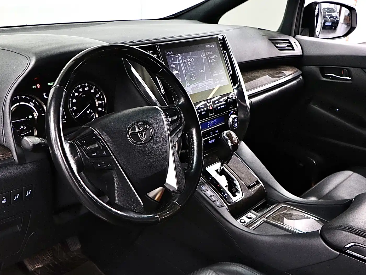 Toyota Vellfire 2020 Twin Engine 2.5L HV Premium Edition фото 11