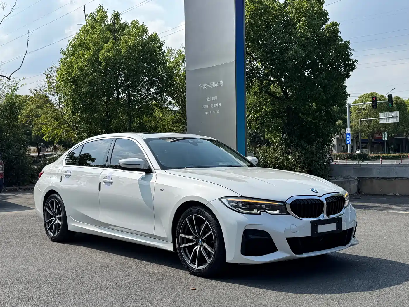 BMW 3-SERIES