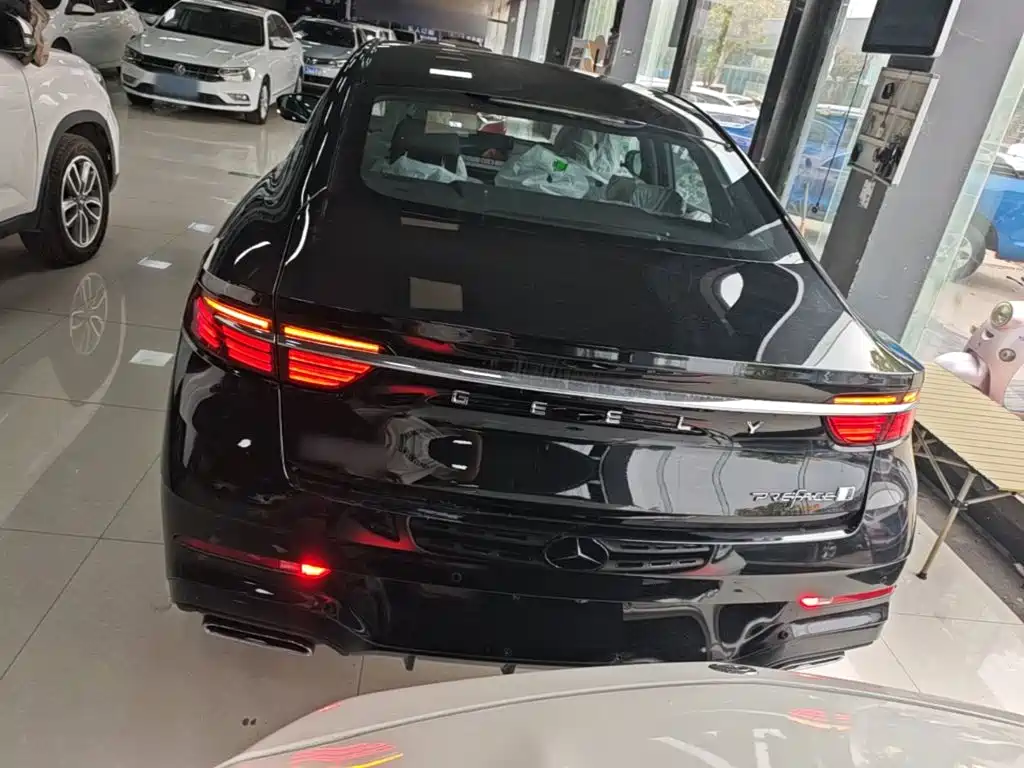 Фото 6 - Geely Preface