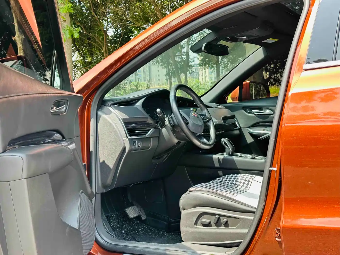 Cadillac XT4 2019 2018 Model 28T 2WD Technology