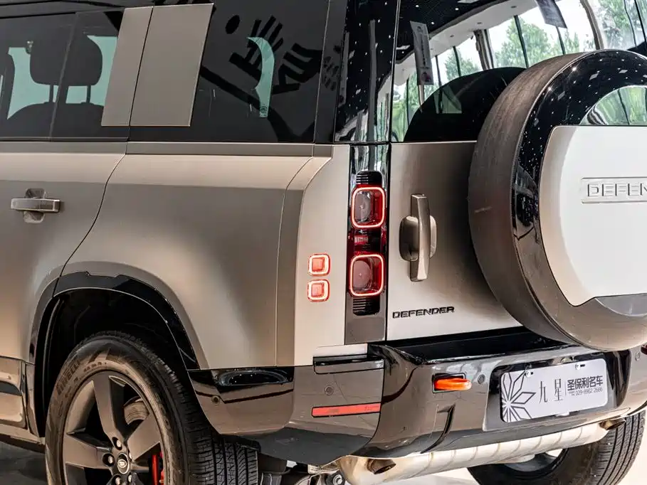 Land Rover Defender 2024 2025 110 3.0T P400 X