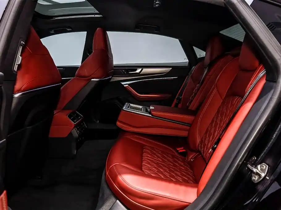 Audi A7L 2024 45 TFSI quattro Black Warrior Edition фото 8
