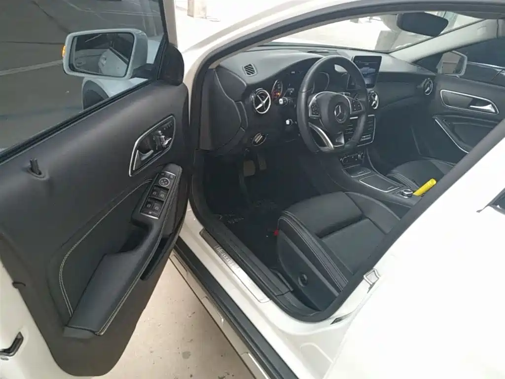 Mercedes-Benz GLA 2019 GLA 200 Dynamic фото 15