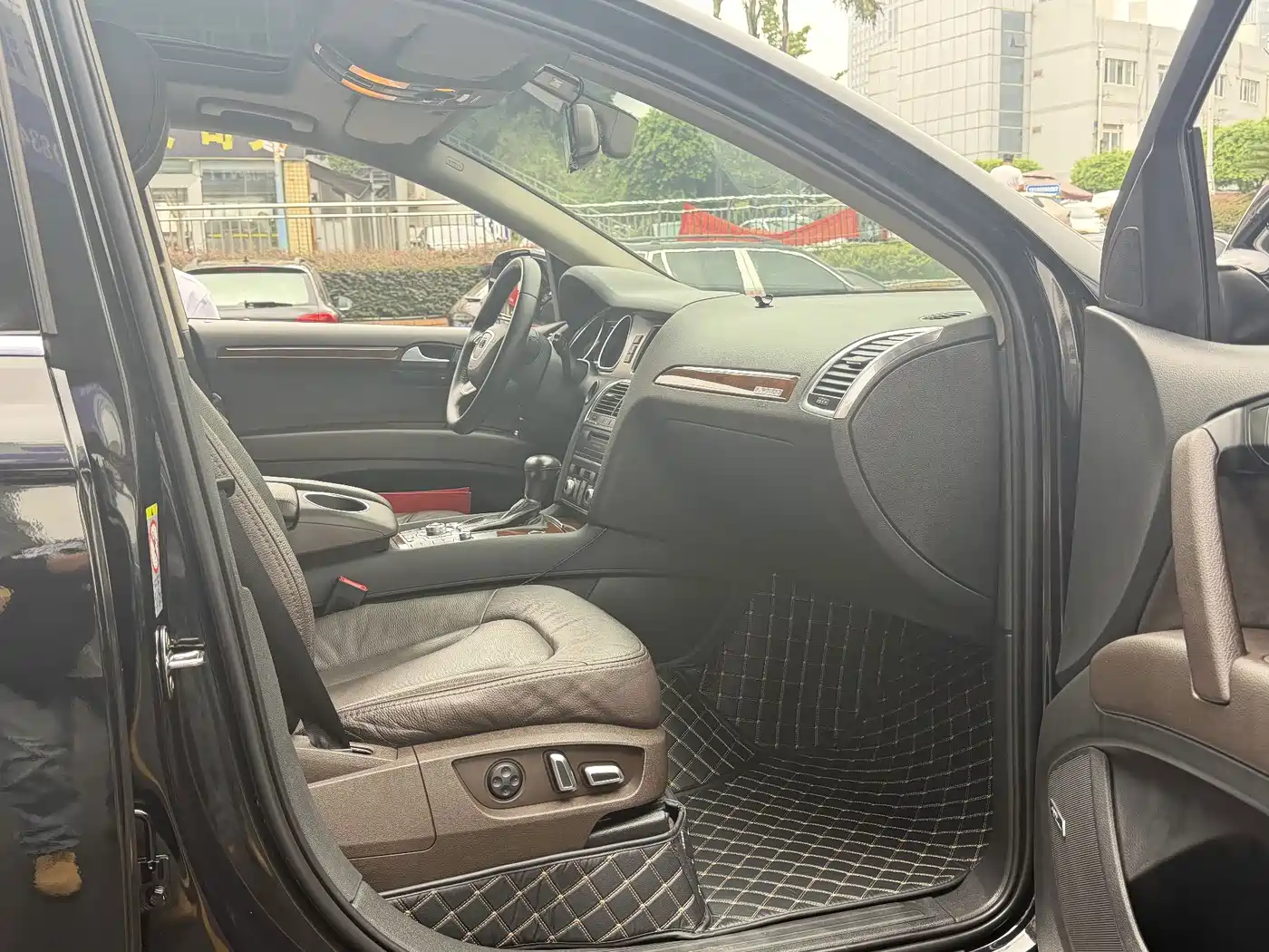 Фото 10 - Audi Q7