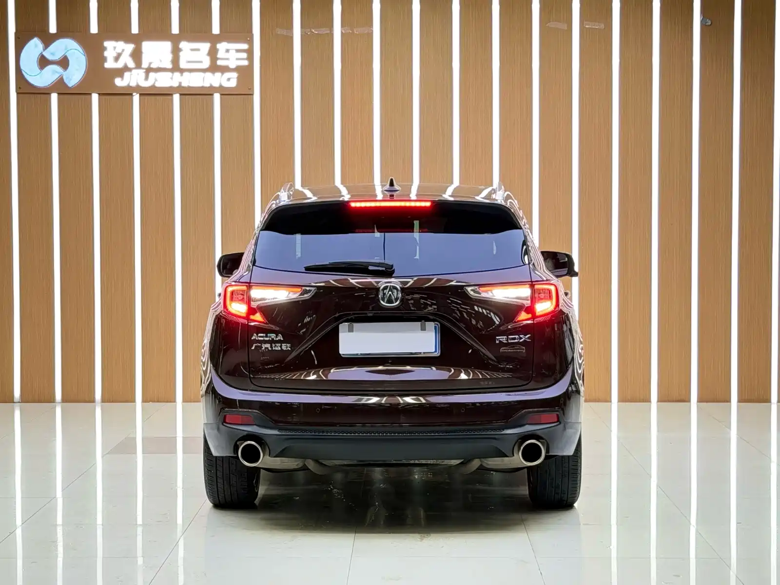 Фото 4 - Acura RDX
