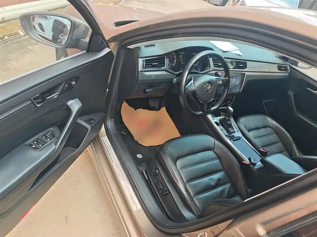 Volkswagen Passat 2017 330TSI DSG Prestige фото 16