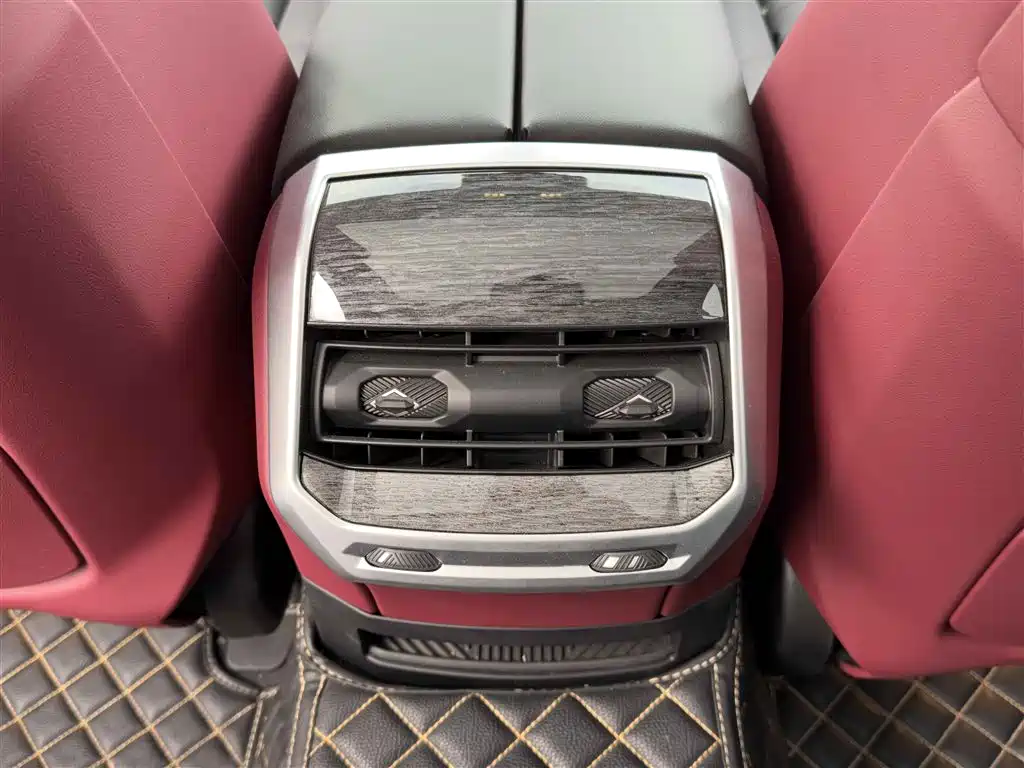 BMW 7 Series 2023 Model 740Li Leading M Sport Package фото 12