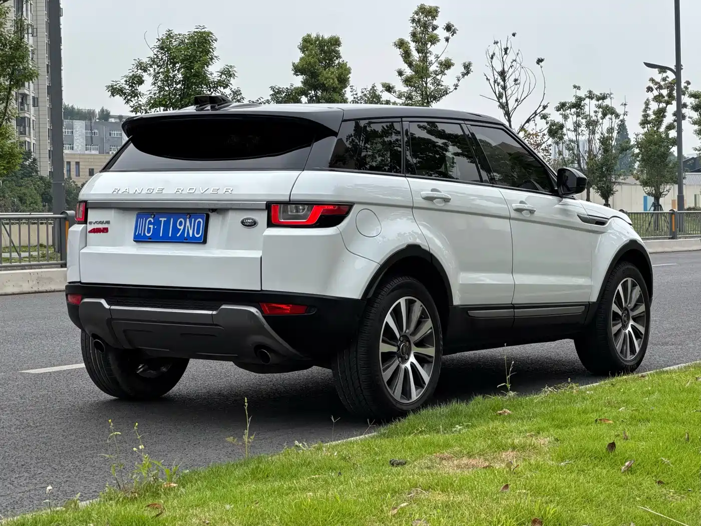Land Rover Range Rover Evoque 2018 240PS SE Smart Edition фото 16