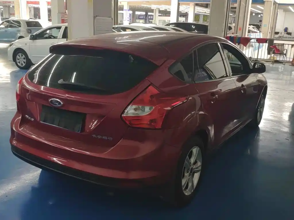 Фото 7 - Ford Focus