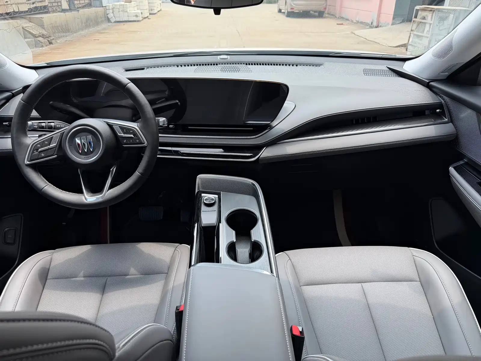 Фото 8 - Buick E5