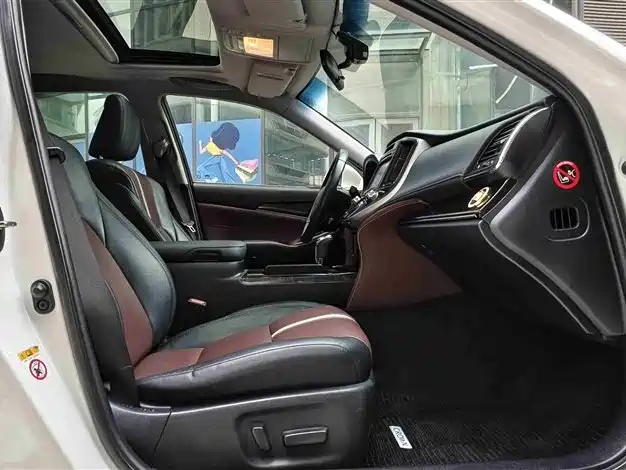 Toyota Crown 2017 2.0T Sport Edition фото 21
