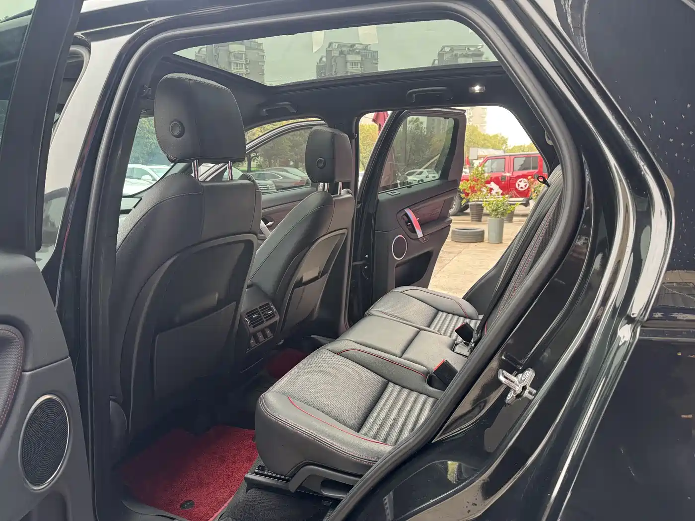 Land Rover Discovery Sport 2020 249PS R-Dynamic Performance фото 2