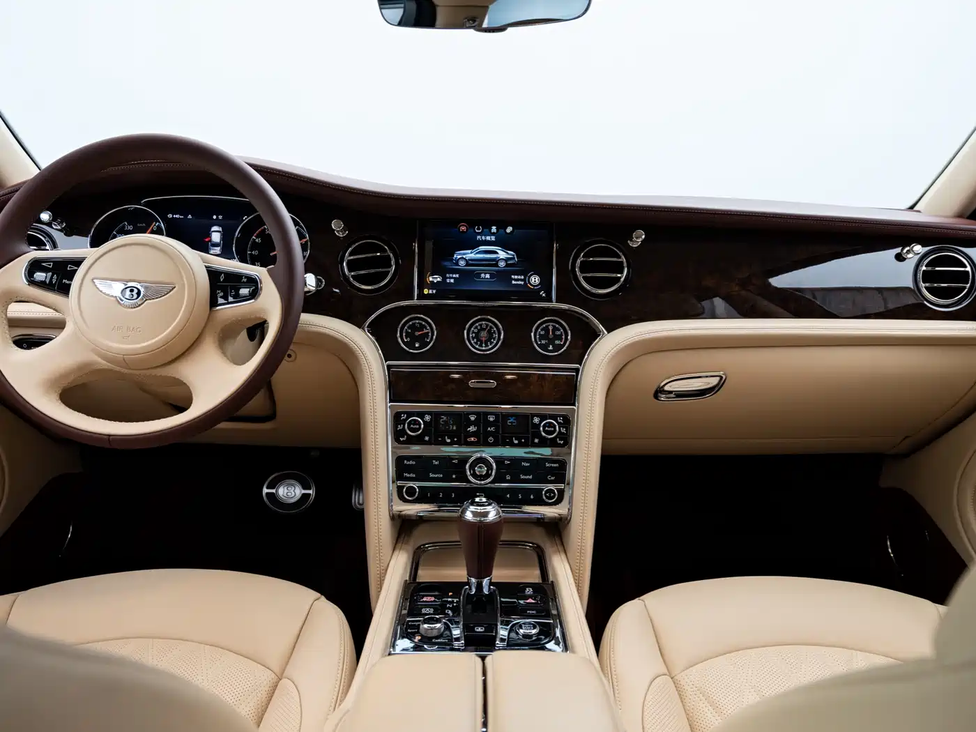 Bentley Mulsanne 2017 6.8T Long Wheelbase фото 8