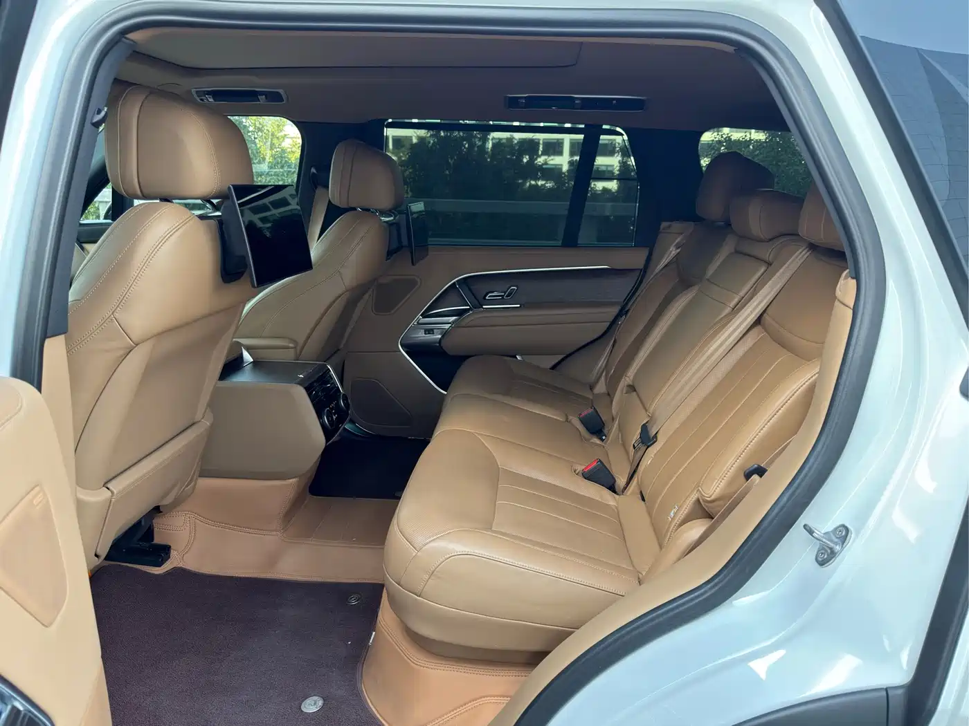 Land Rover Range Rover 2023 3.0 L6 400PS Genesis Extended Version фото 8