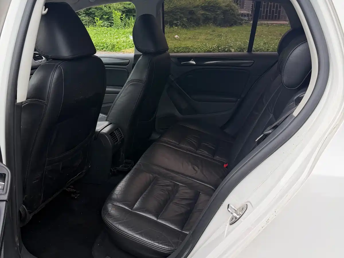 Volkswagen Golf 2012 1.6 Automatic Comfort Type фото 11