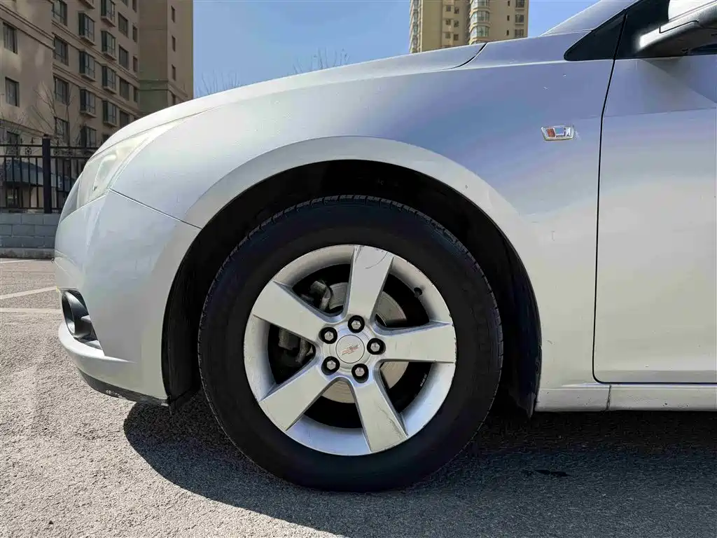 Chevrolet Cruze 2009 1.6L SE MT фото 14