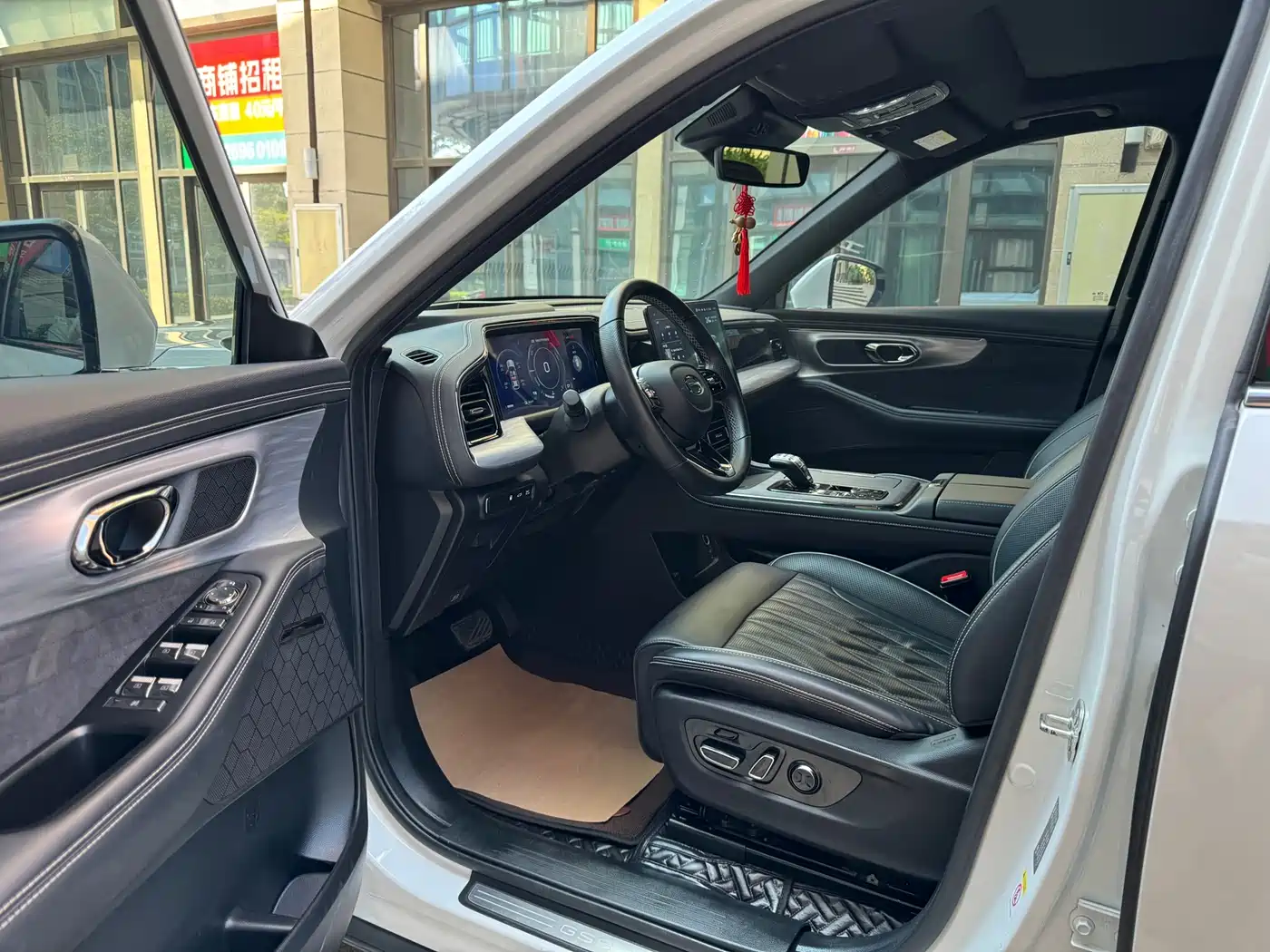 GAC Trumpchi Trumpchi GS8 2022 Dual Engine Series 2.0TM 2WD Premium Edition (7-Seater) фото 7