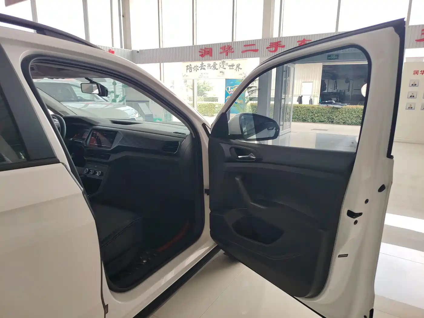 Фото 3 - Volkswagen T-Cross