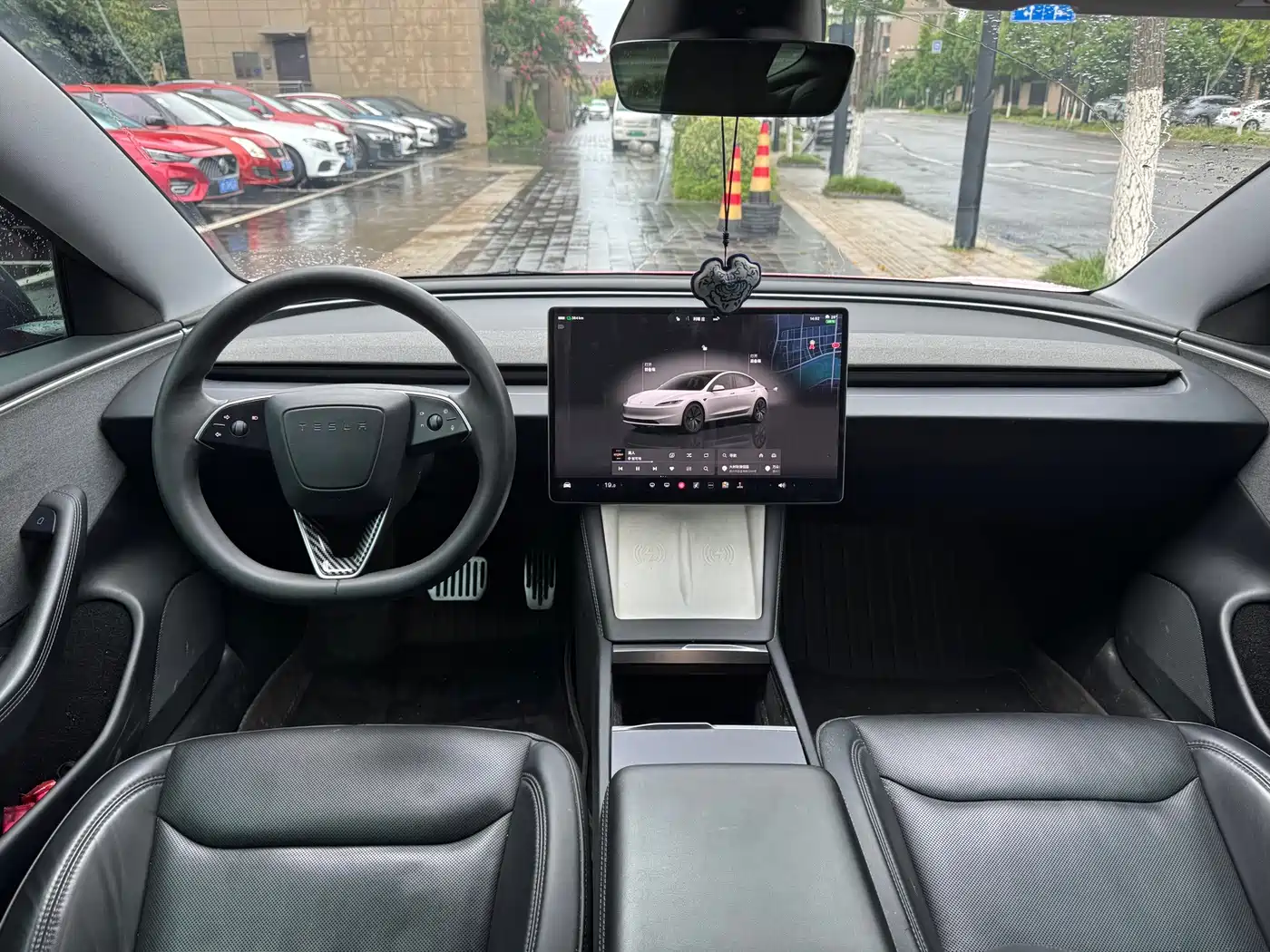 Фото 11 - Tesla Model 3