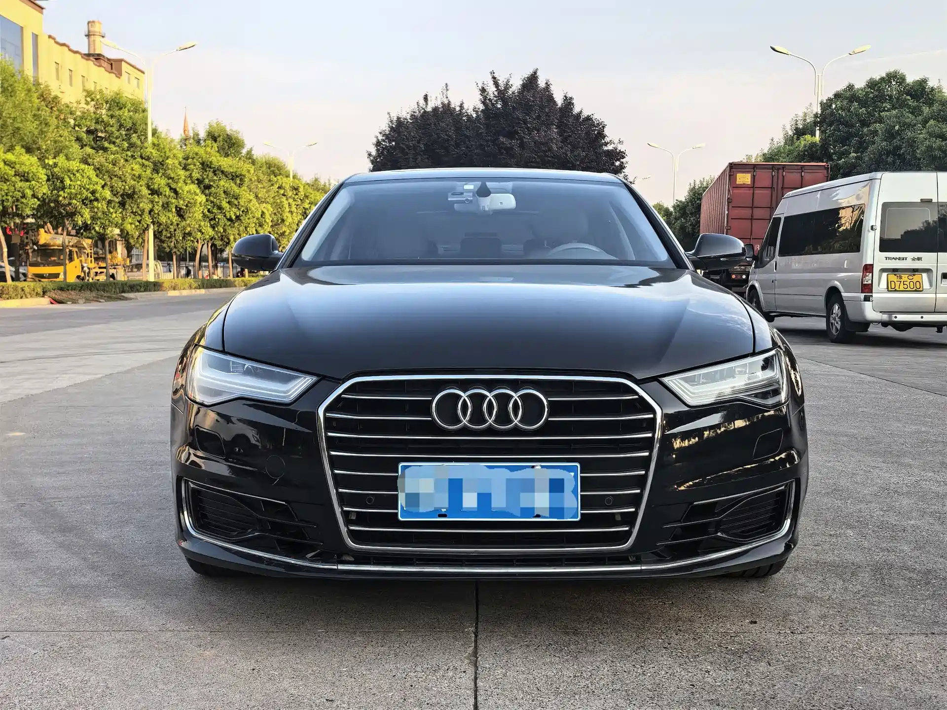 Фото 2 - Audi A6L