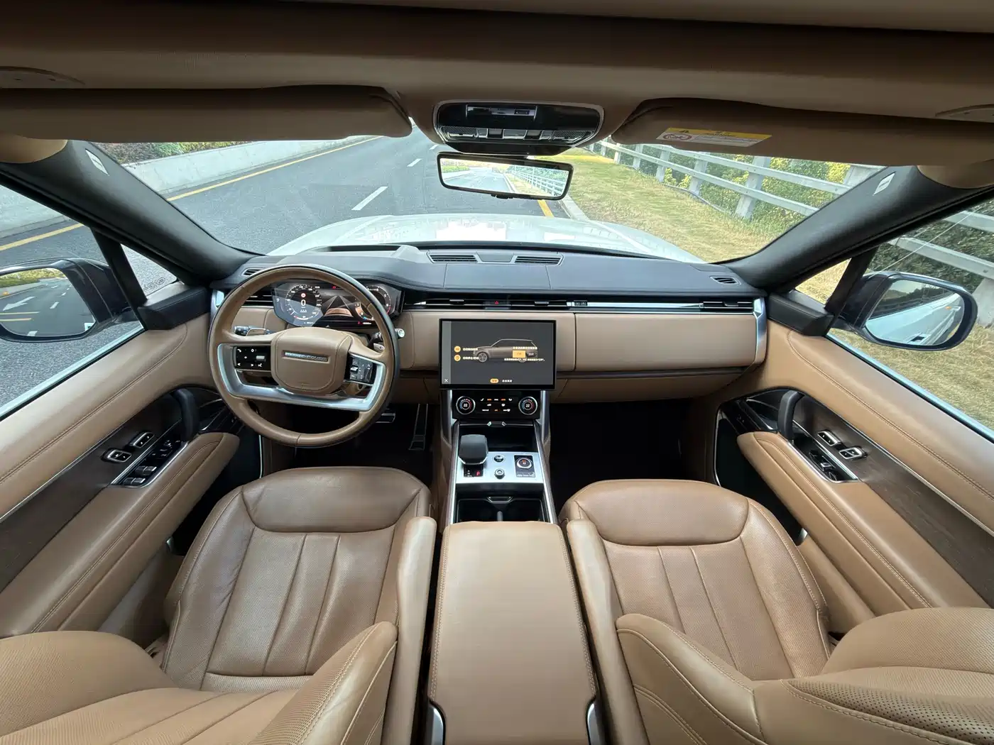 Land Rover Range Rover 2023 3.0 L6 400PS Genesis Extended Version фото 12