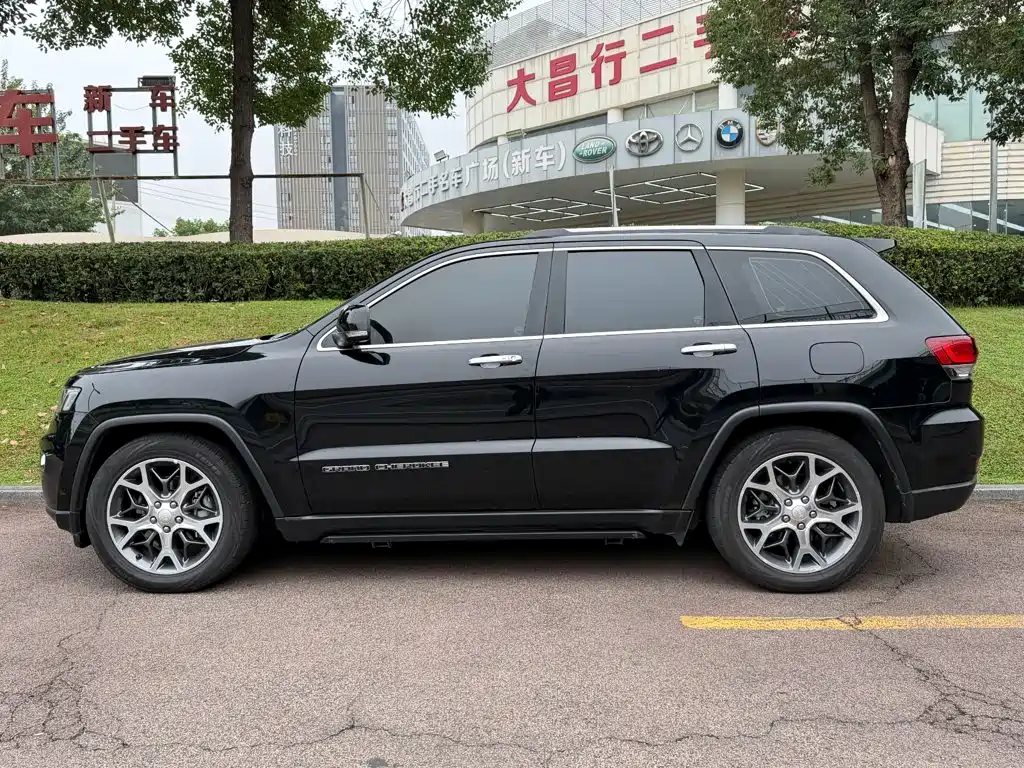 Фото 3 - Jeep Grand Cherokee (Import)
