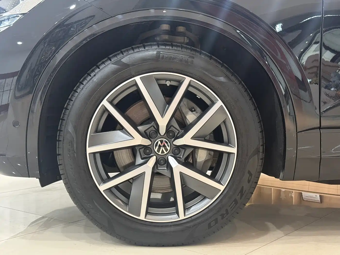 VOLKSWAGEN TOUAREG