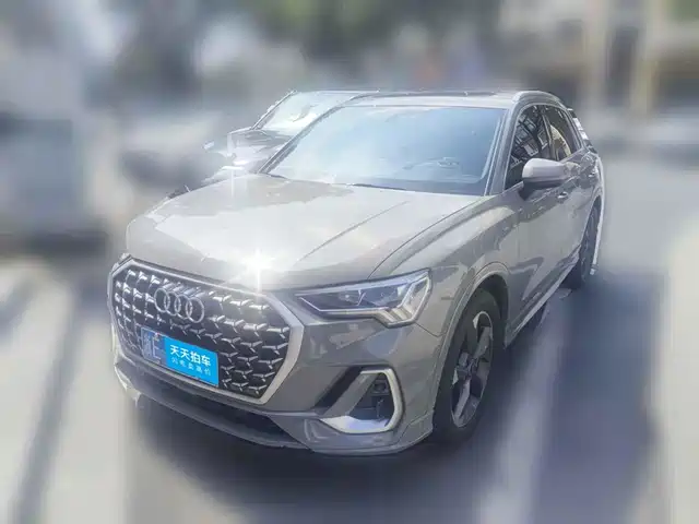Audi Q3 2024 35 TFSI Fashion Sport — фото 1