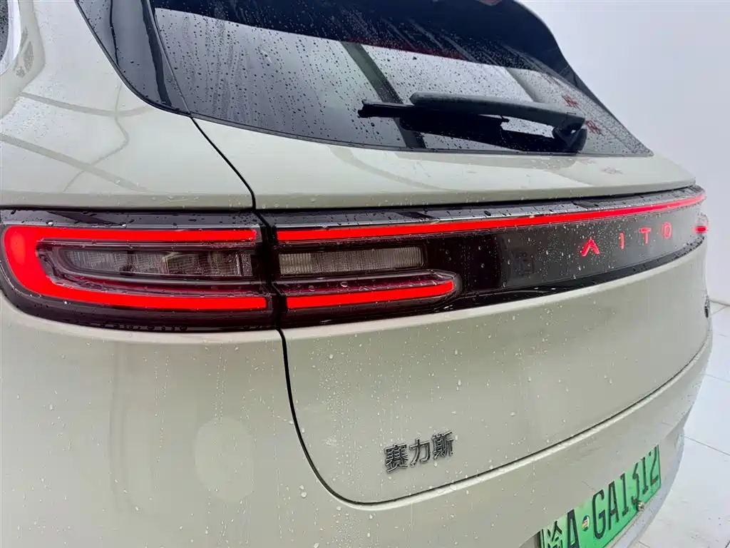 AITO Wenjie AITO M5 2025 Extended Range Ultra AWD фото 8