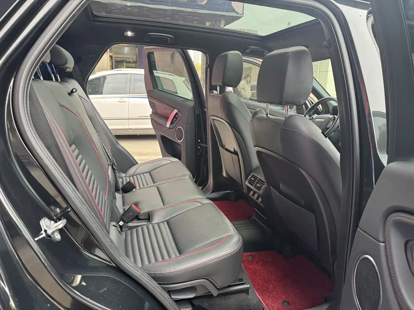 Land Rover Discovery Sport 2020 249PS R-Dynamic Performance фото 20