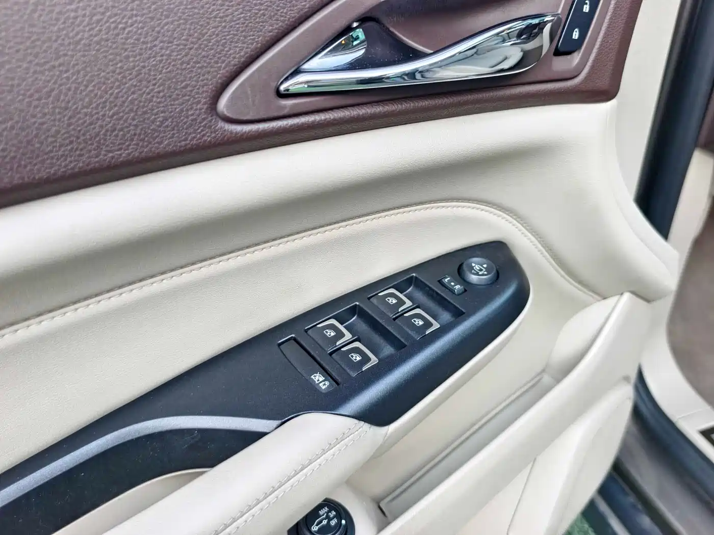 Cadillac SRX 2014 3.0L Elite Model фото 7