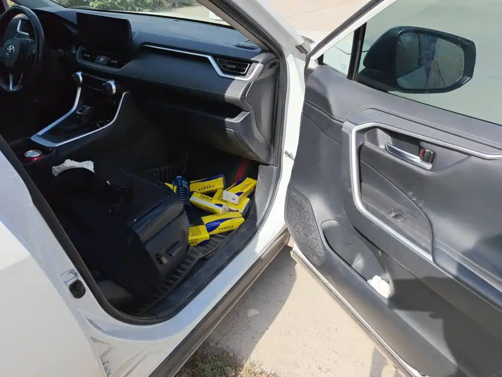 Photo 19 - Toyota RAV4