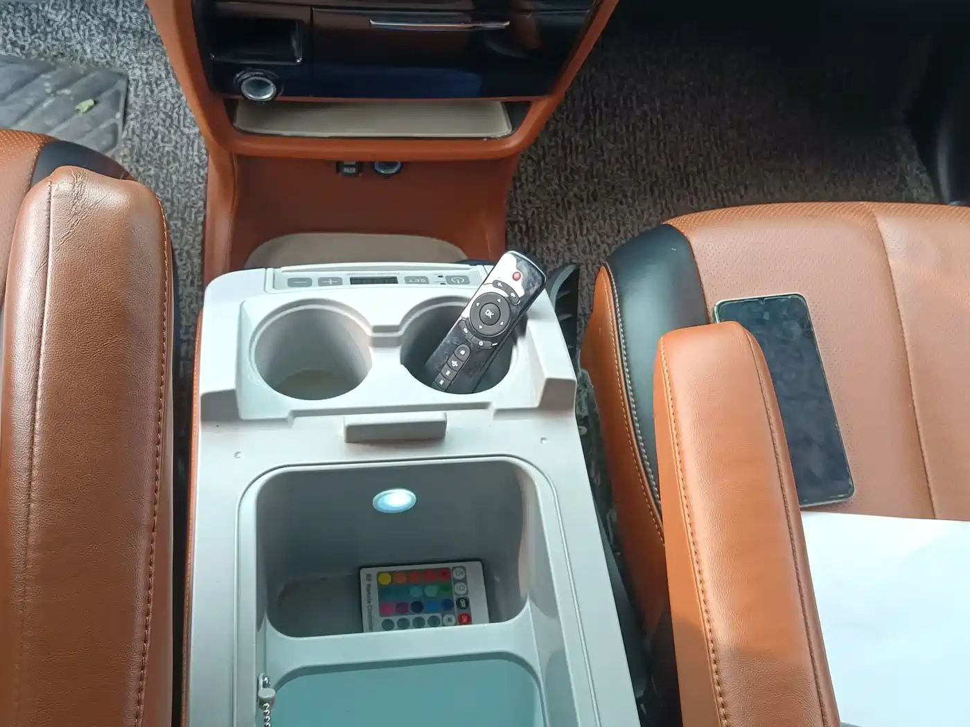 Toyota Sienna 2011 2.7L 2WD Automatic фото 14
