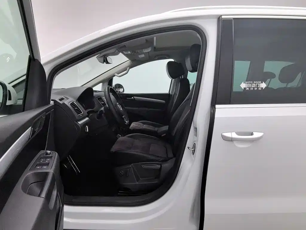 Фото 10 - Volkswagen Sharan