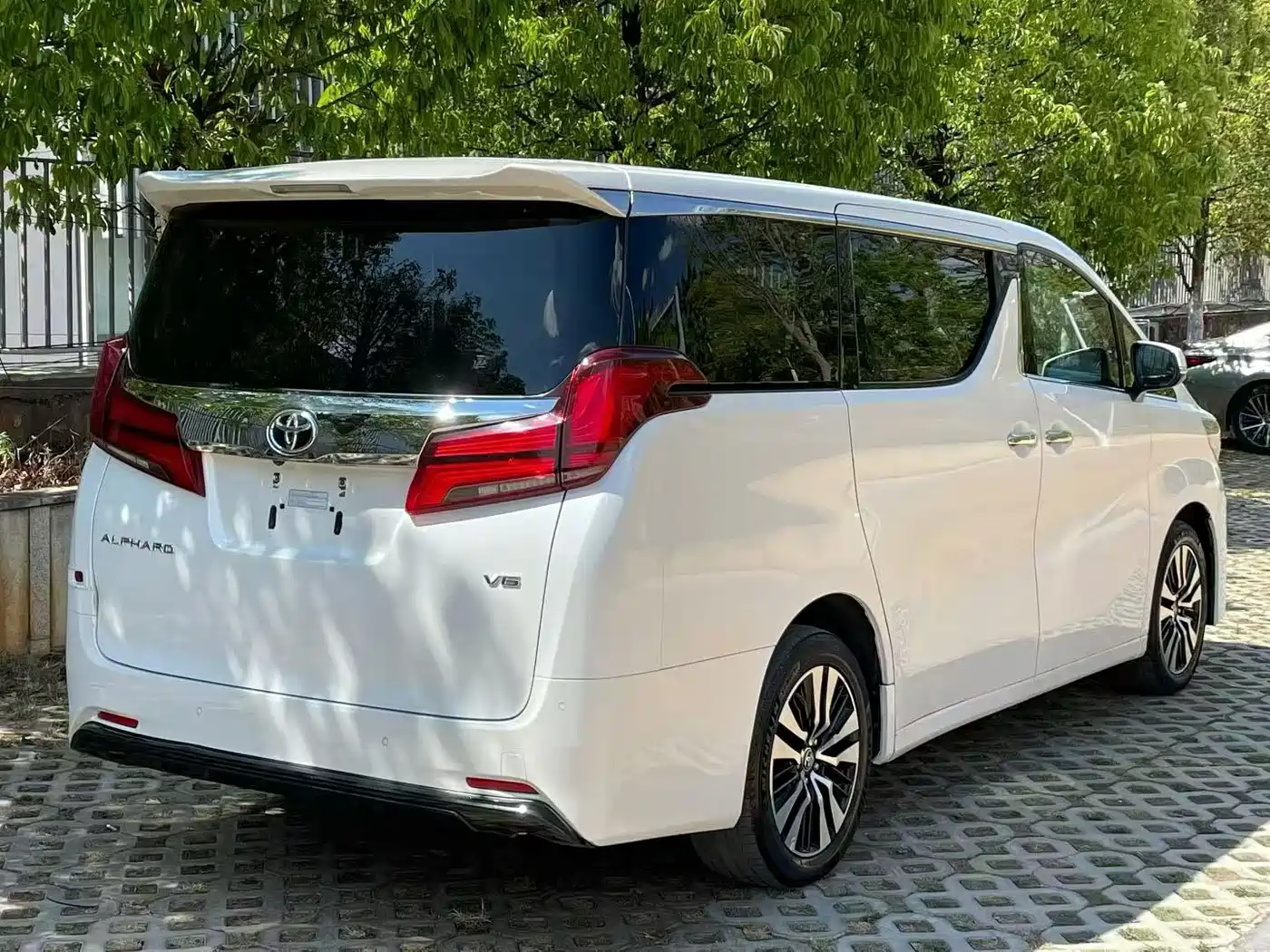 Toyota Alphard 2018 Facelift 3.5L Luxury Edition фото 9