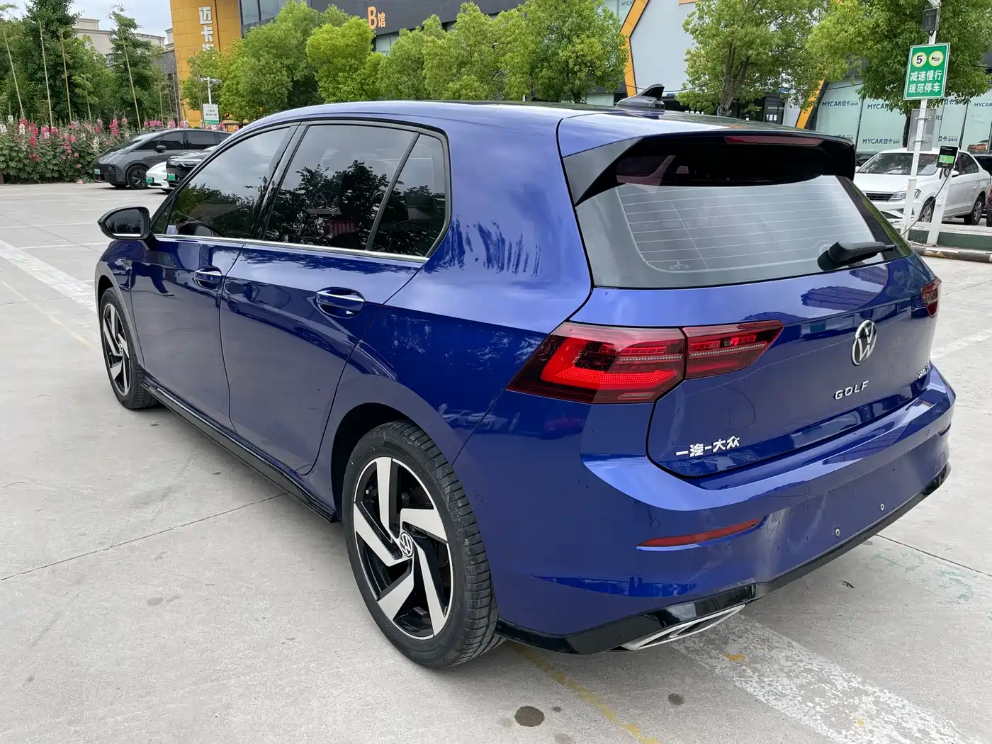 Volkswagen Golf 2023 280TSI DSG R-Line Lite фото 6