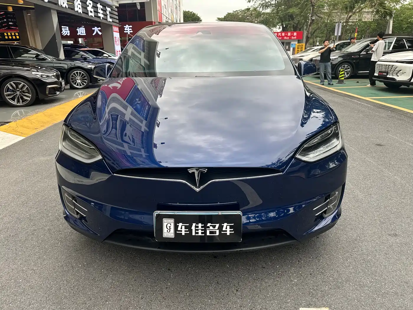 TESLA MODEL X
