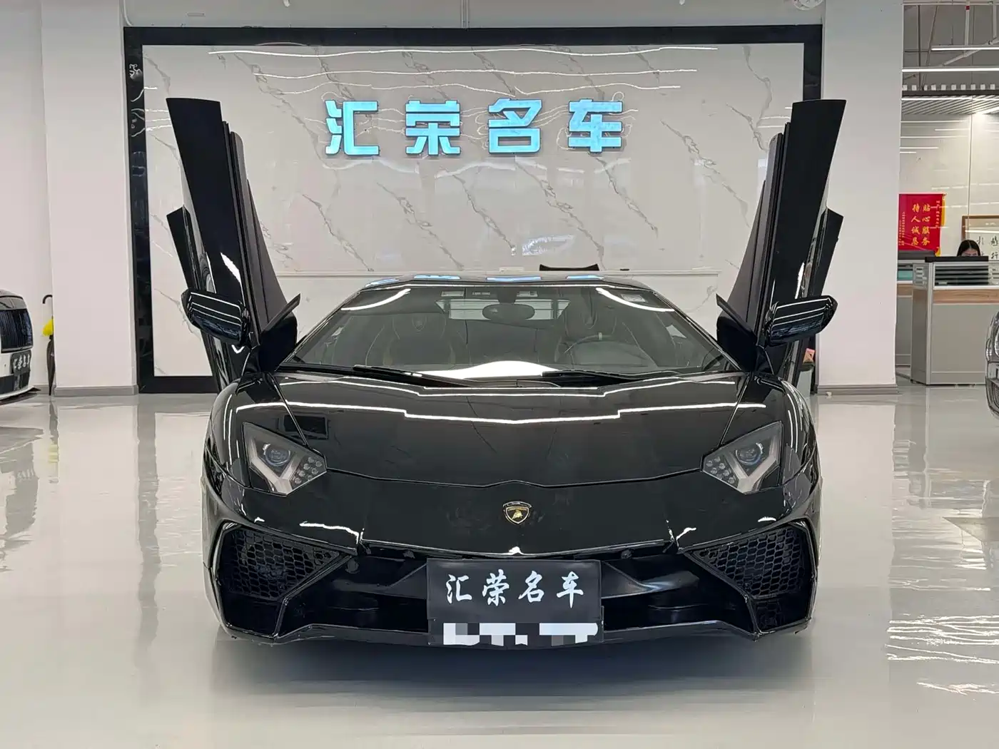 Lamborghini Aventador 2011 LP 700-4 фото 2