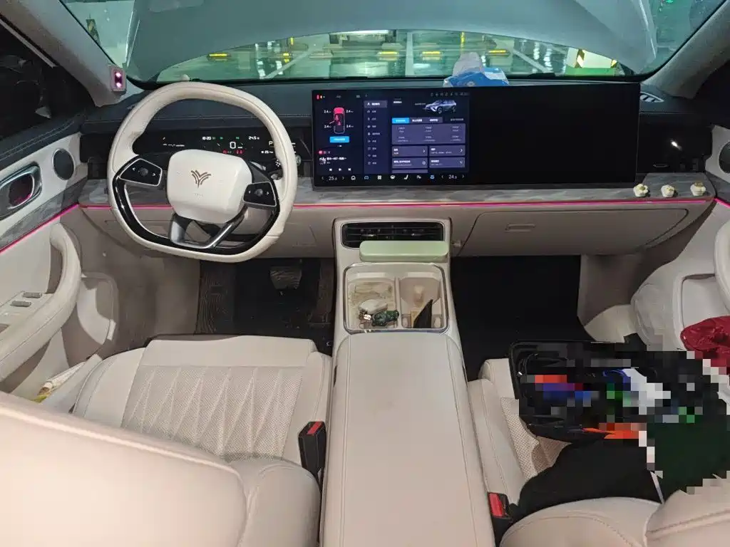 Nezha Auto Nezha L 2024 2024 Extended Range 310 Flash Charge Red Edition