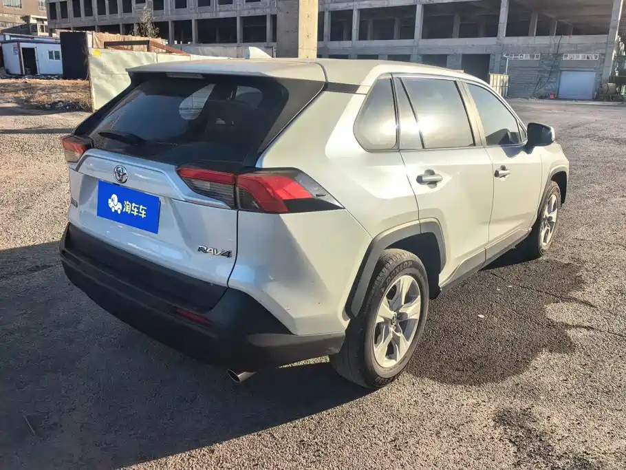Toyota RAV4 2025 2024 2.0L CVT FWD Urban Edition