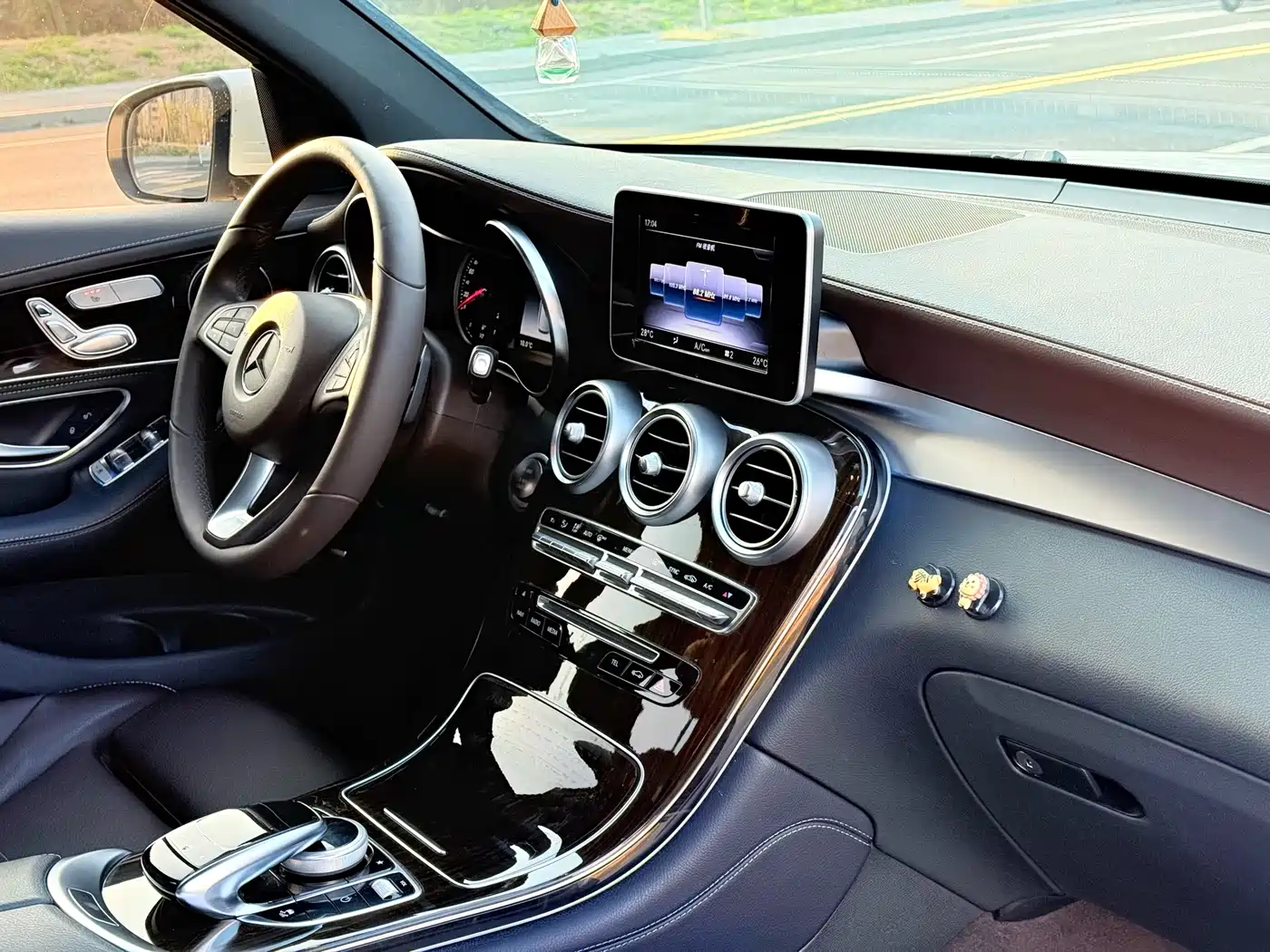 Mercedes-Benz GLC 2018 GLC 260 4MATIC Dynamic фото 11