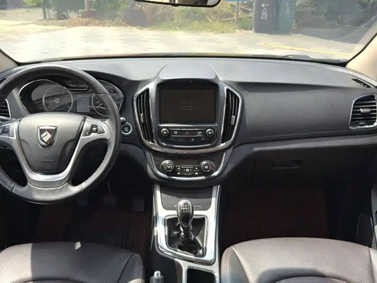 Baojun 560 2017 2016 1.8L Manual Luxury
