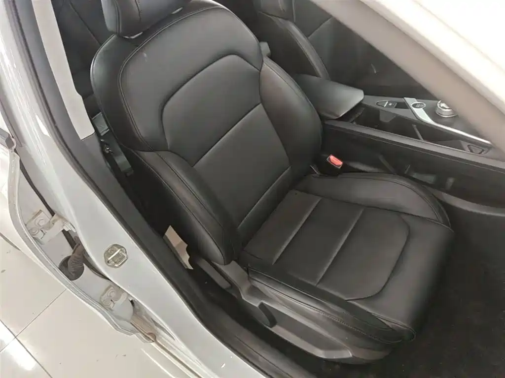 Фото 20 - Geely Geometry A