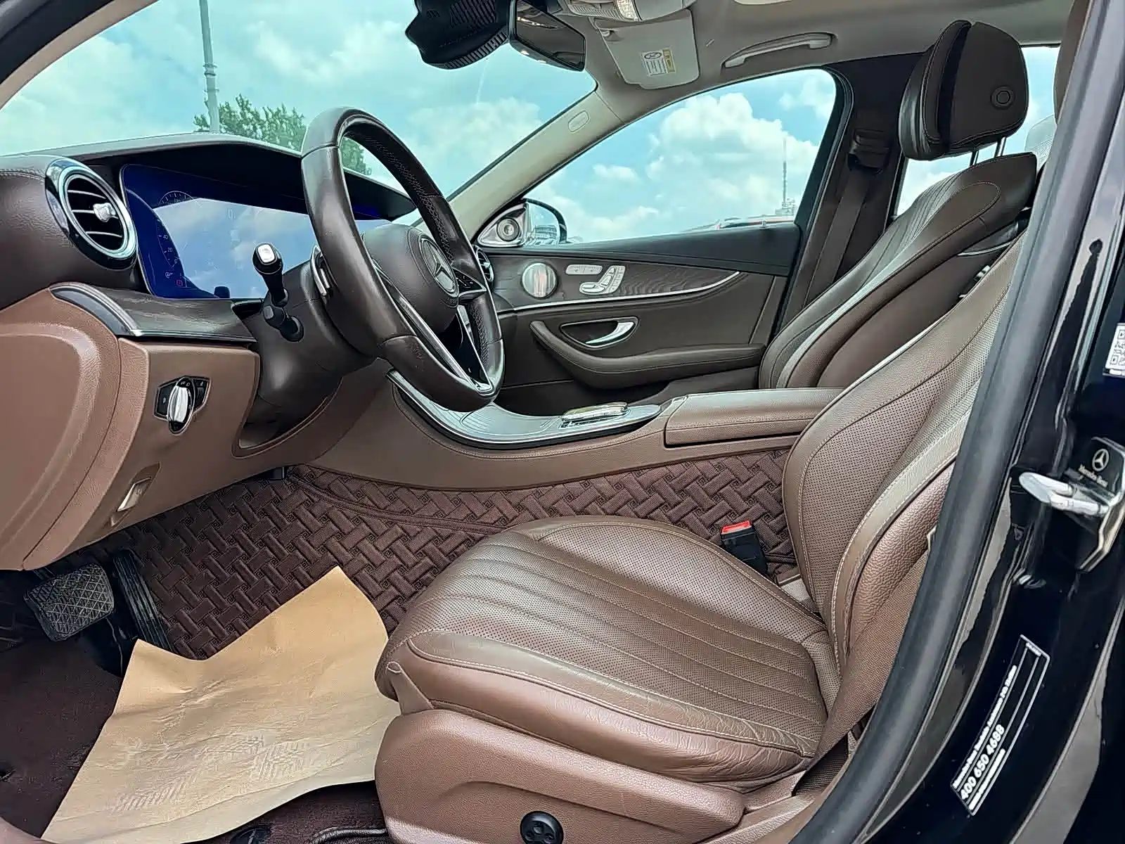 Фото 7 - Mercedes-Benz E-Class
