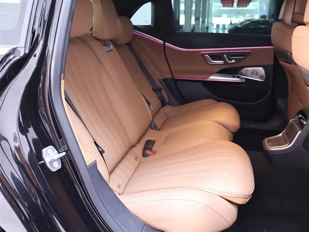 Mercedes-Benz E-Class 2025 E 300 L Luxury фото 21