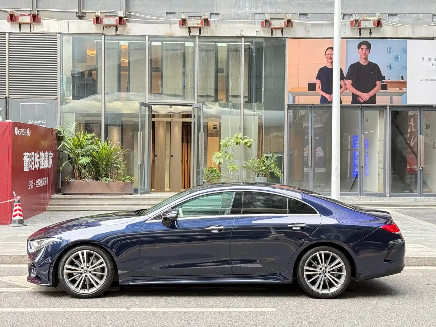 Mercedes-Benz CLS 2018 CLS 300 Luxury фото 3